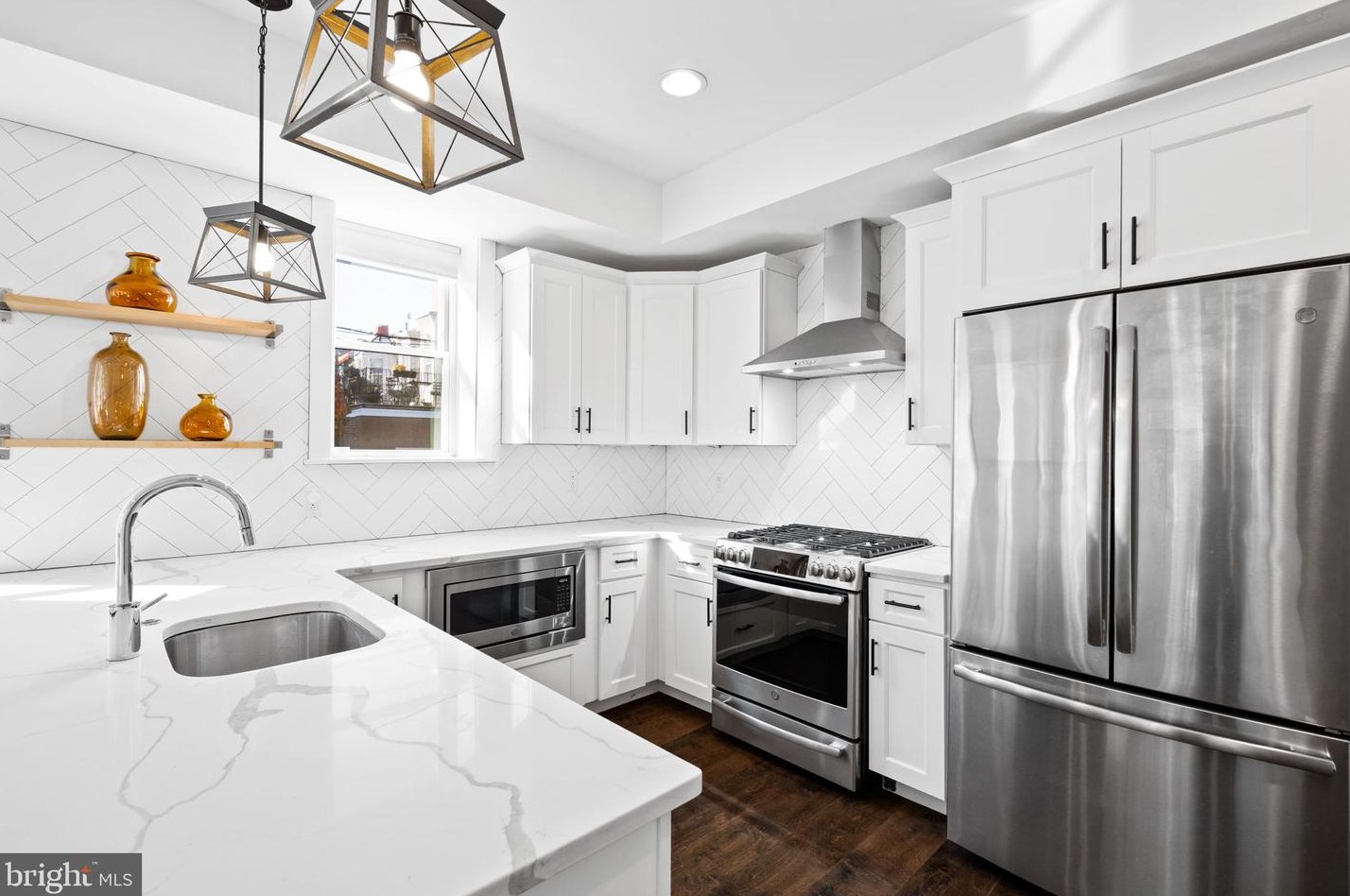 850 Taylor St, Philadelphia PA 19130-1945 exterior