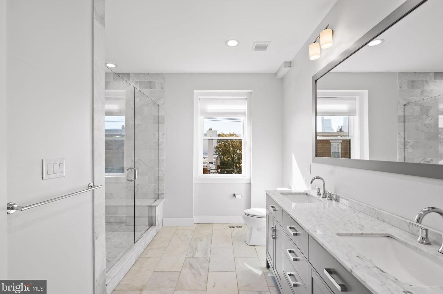 850 Taylor St, Philadelphia PA 19130-1945 exterior