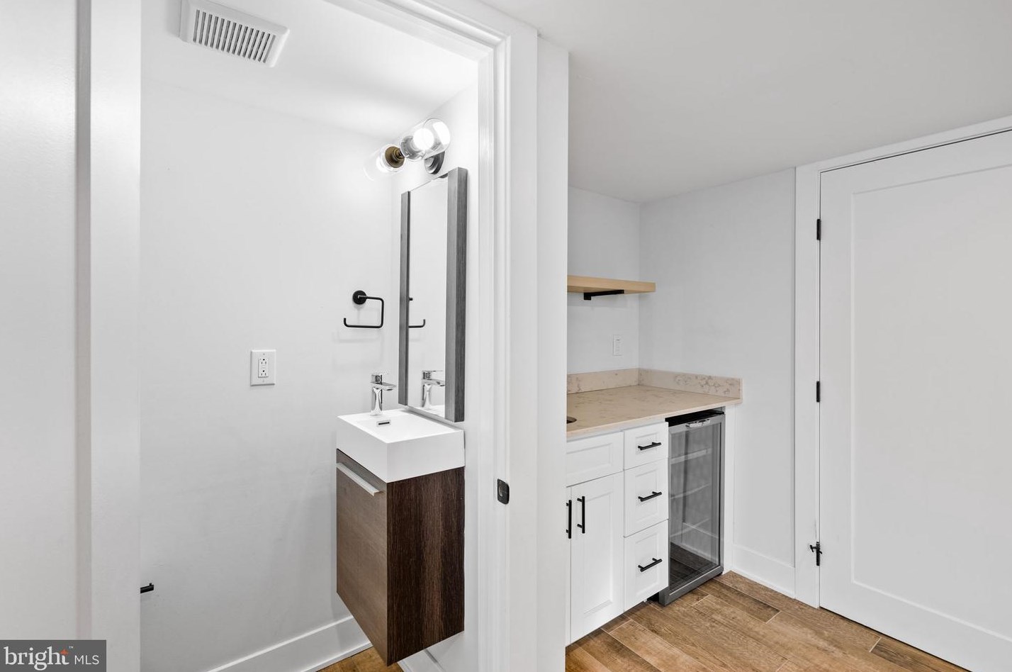 850 Taylor St, Philadelphia PA 19130-1945 exterior