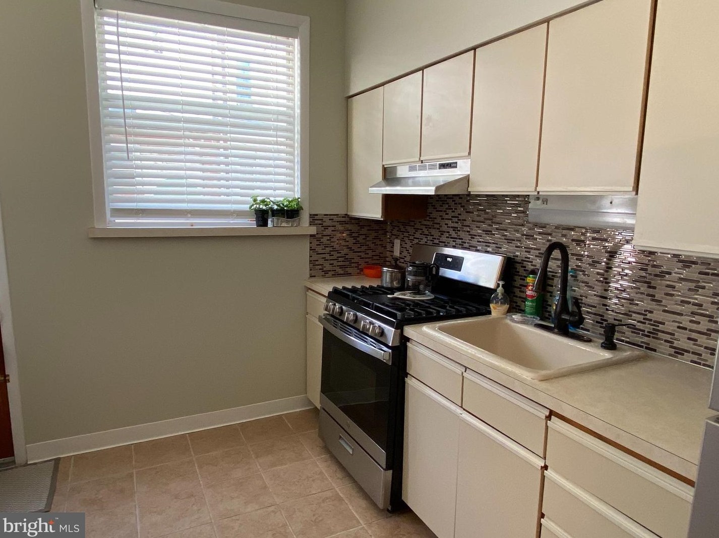 1816 Ritner St, Philadelphia PA  19145-3720 exterior