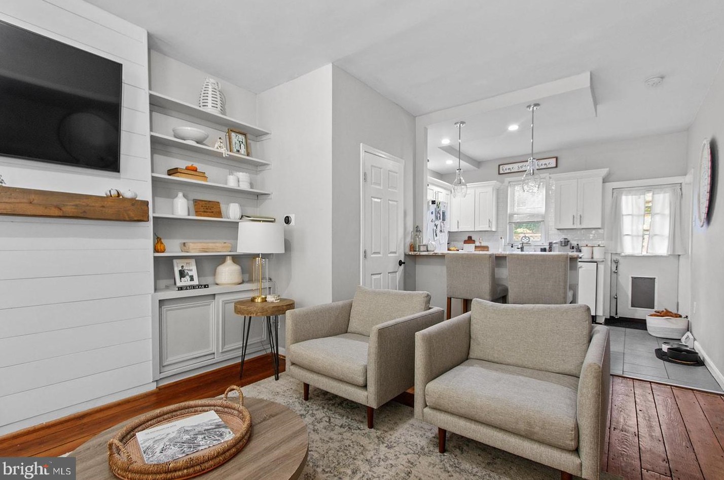 2014 Pemberton St, Philadelphia PA  19146-1319 exterior