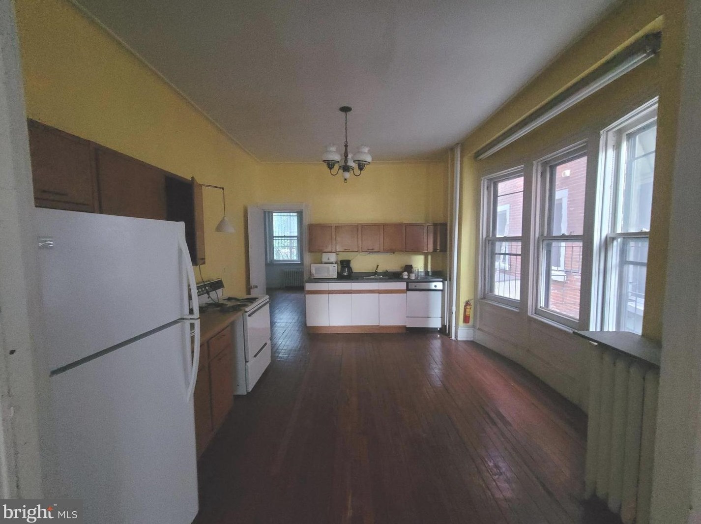 4720 Warrington Ave, Philadelphia PA 19143-3414 exterior