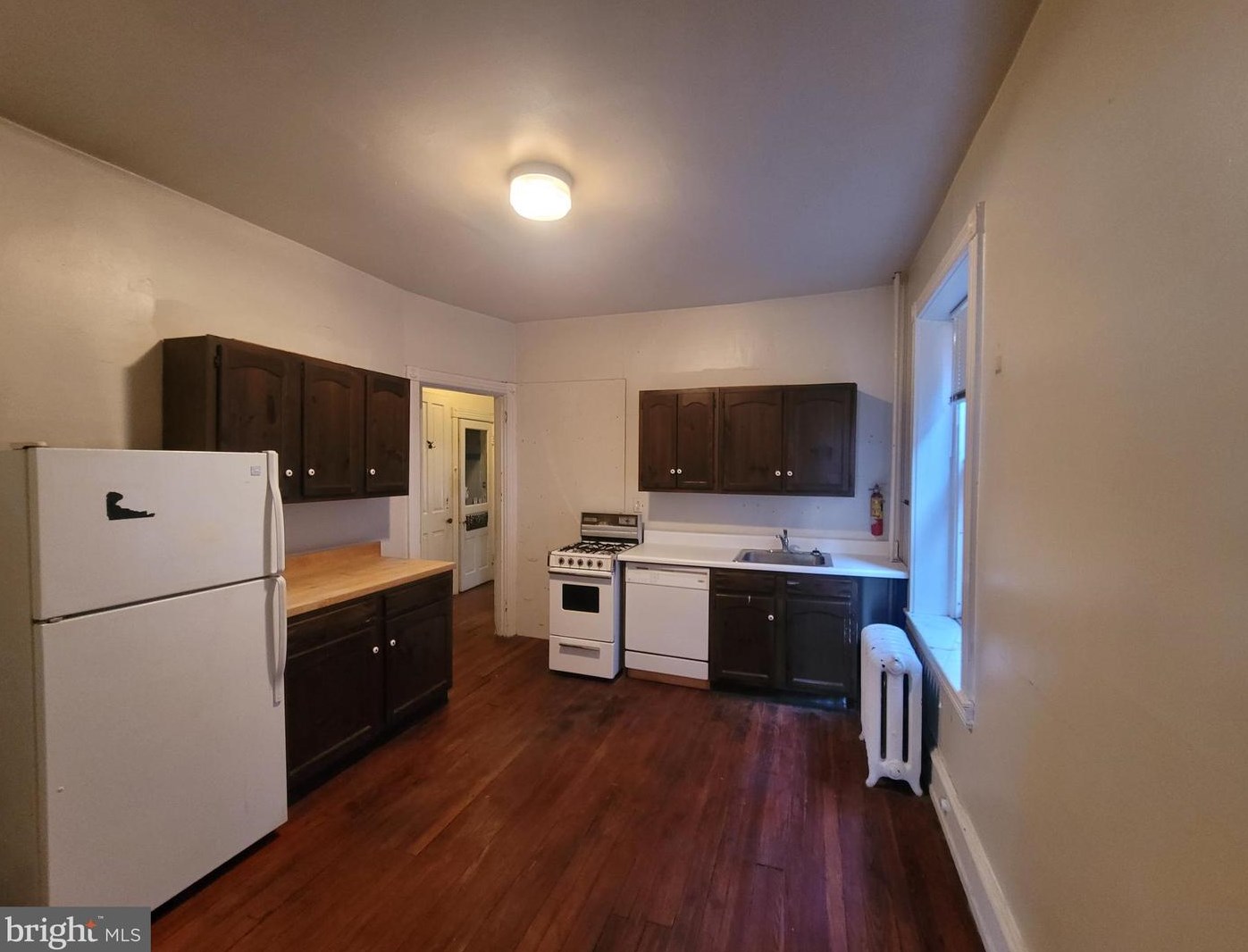 4720 Warrington Ave, Philadelphia PA 19143-3414 exterior