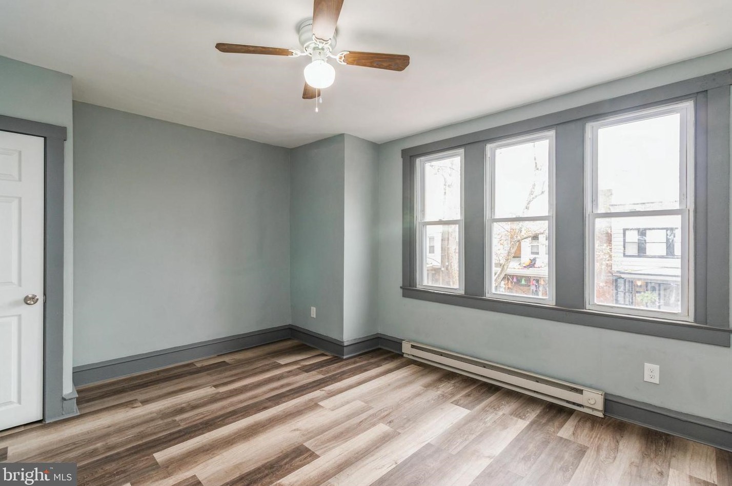 931 Carver St, Philadelphia PA  19124-1025 exterior