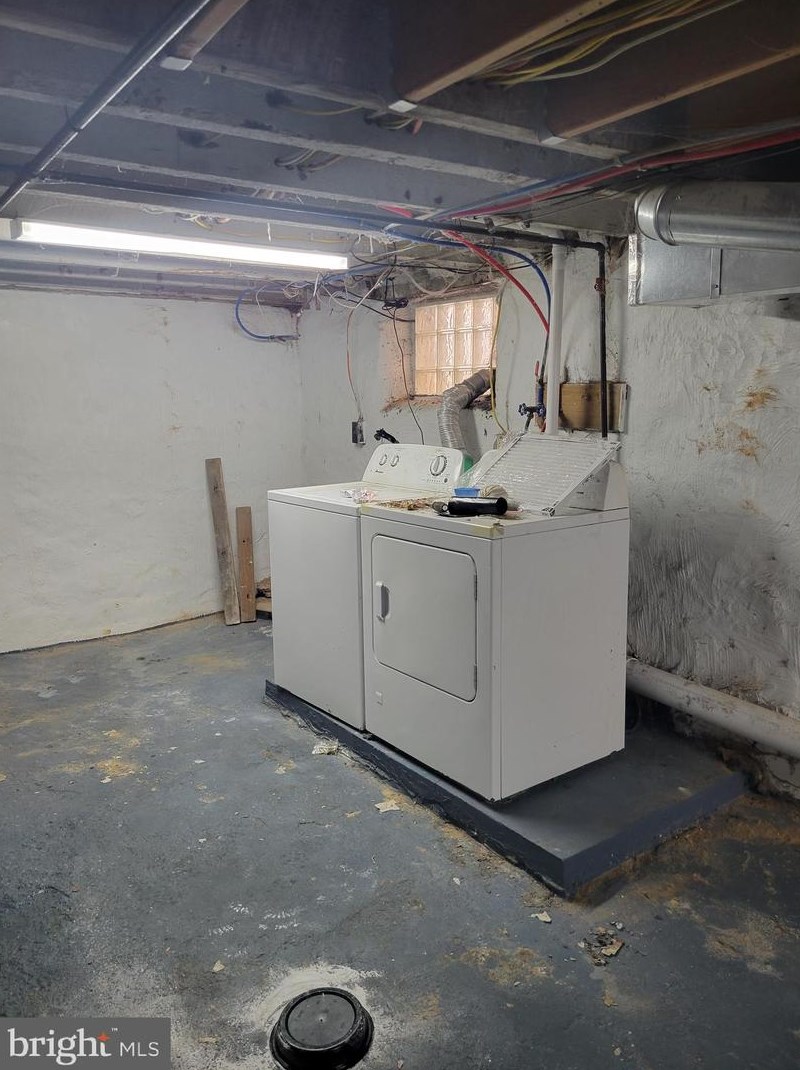 6052 Walton Ave, Philadelphia PA  19143-2308 exterior