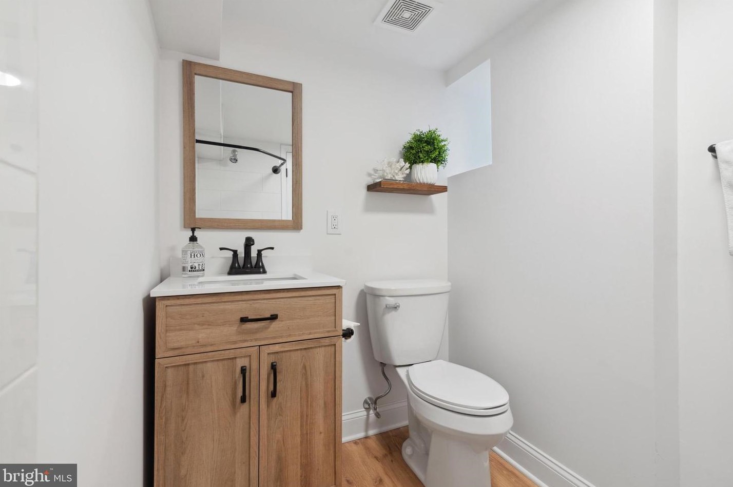 8266 Forrest Ave, Philadelphia PA  19150-2008 exterior