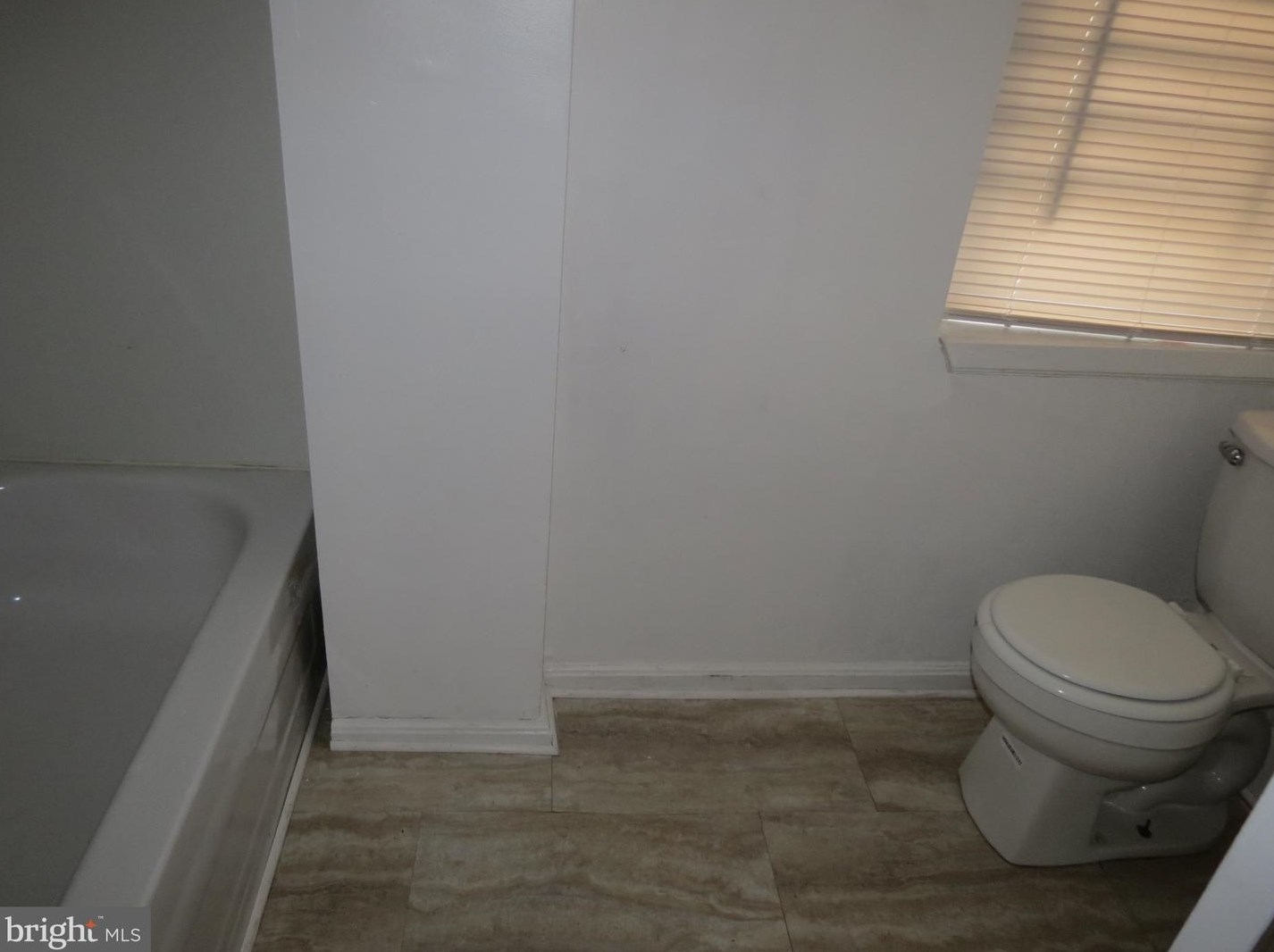 1903 Montgomery Ave, Philadelphia PA 19122-3226 exterior