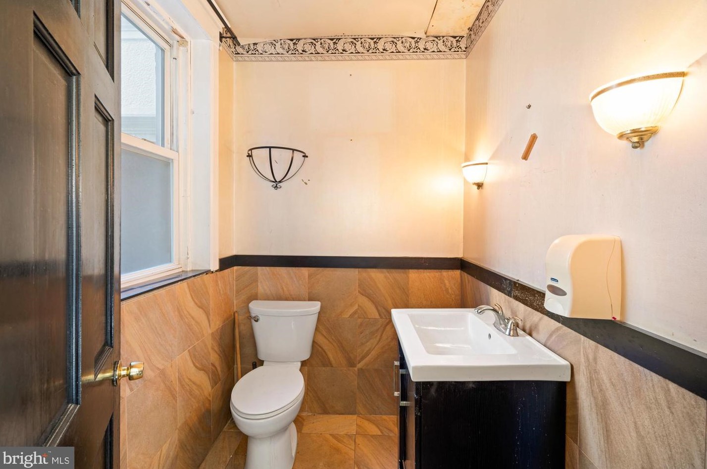 816 69th Ave, Philadelphia PA 19126-1613 exterior