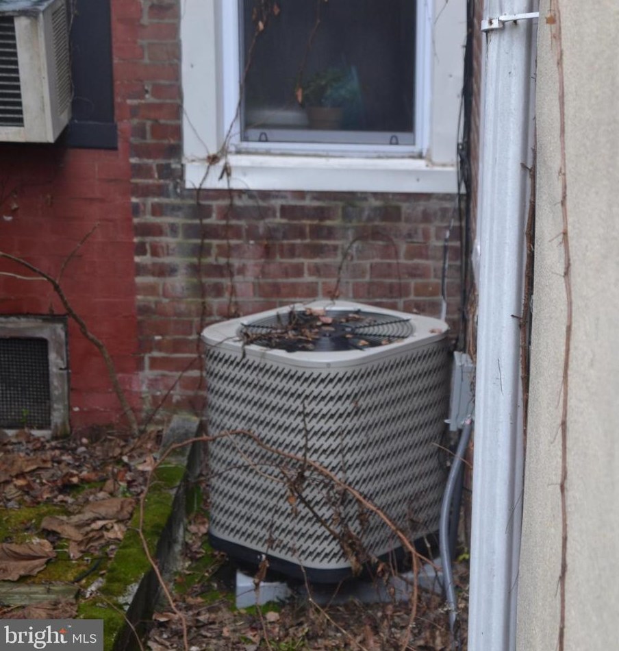 26 Pleasant St, Philadelphia PA  19119-2142 exterior
