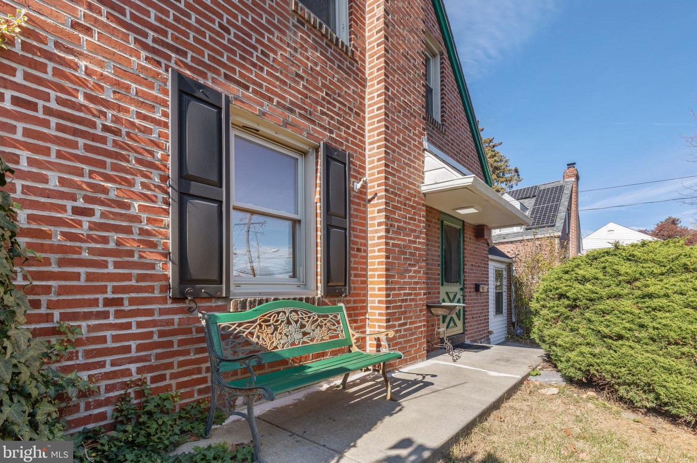 7806 Ridge Ave, Philadelphia PA  19128-3027 exterior
