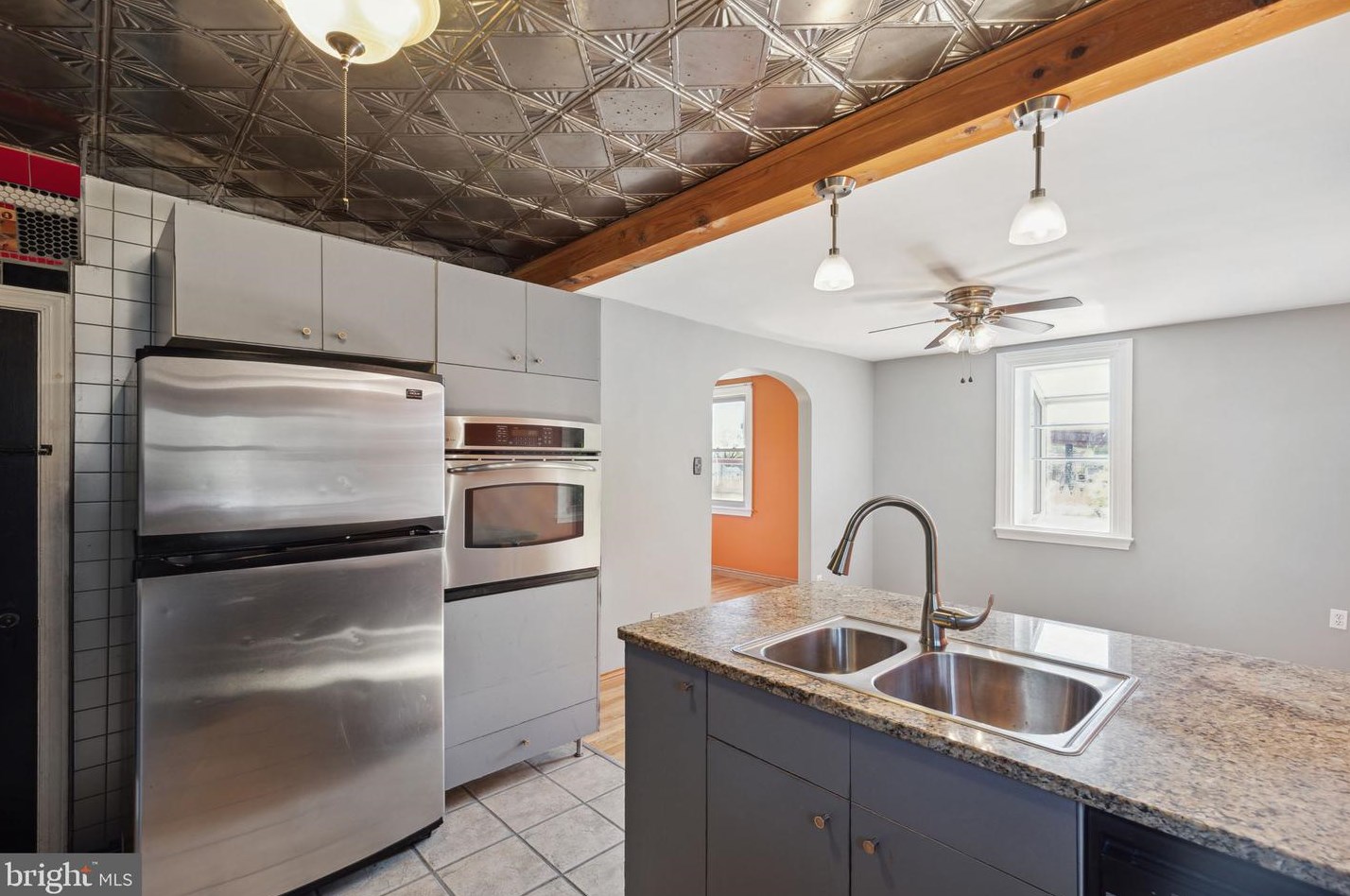 7806 Ridge Ave, Philadelphia PA  19128-3027 exterior