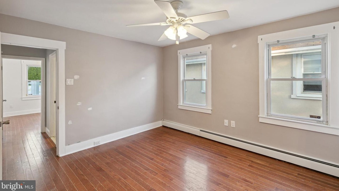537 Tyson Ave, Philadelphia PA  19111-4318 exterior