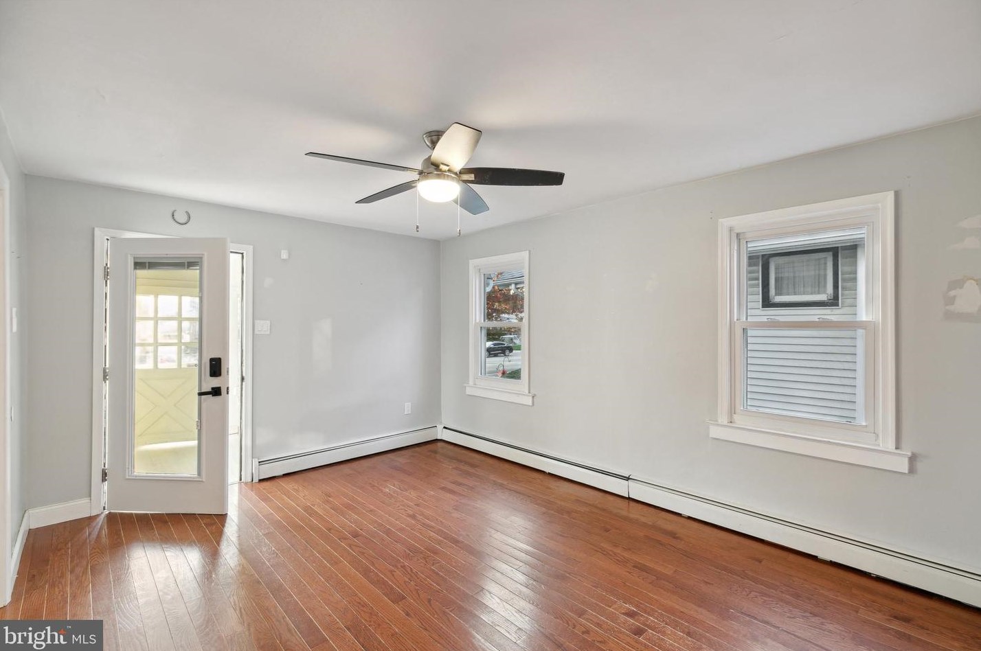 537 Tyson Ave, Philadelphia PA  19111-4318 exterior