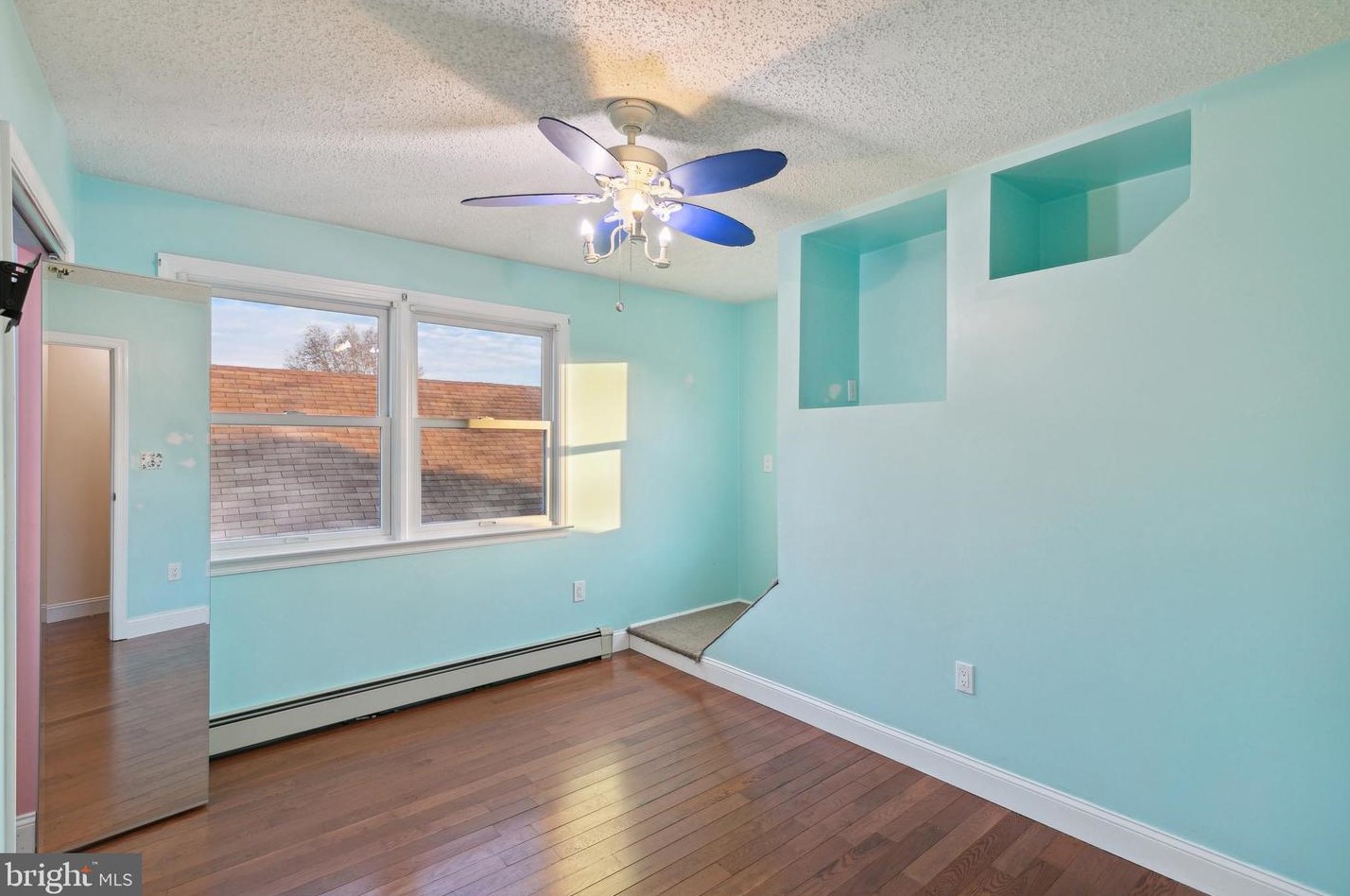 537 Tyson Ave, Philadelphia PA  19111-4318 exterior