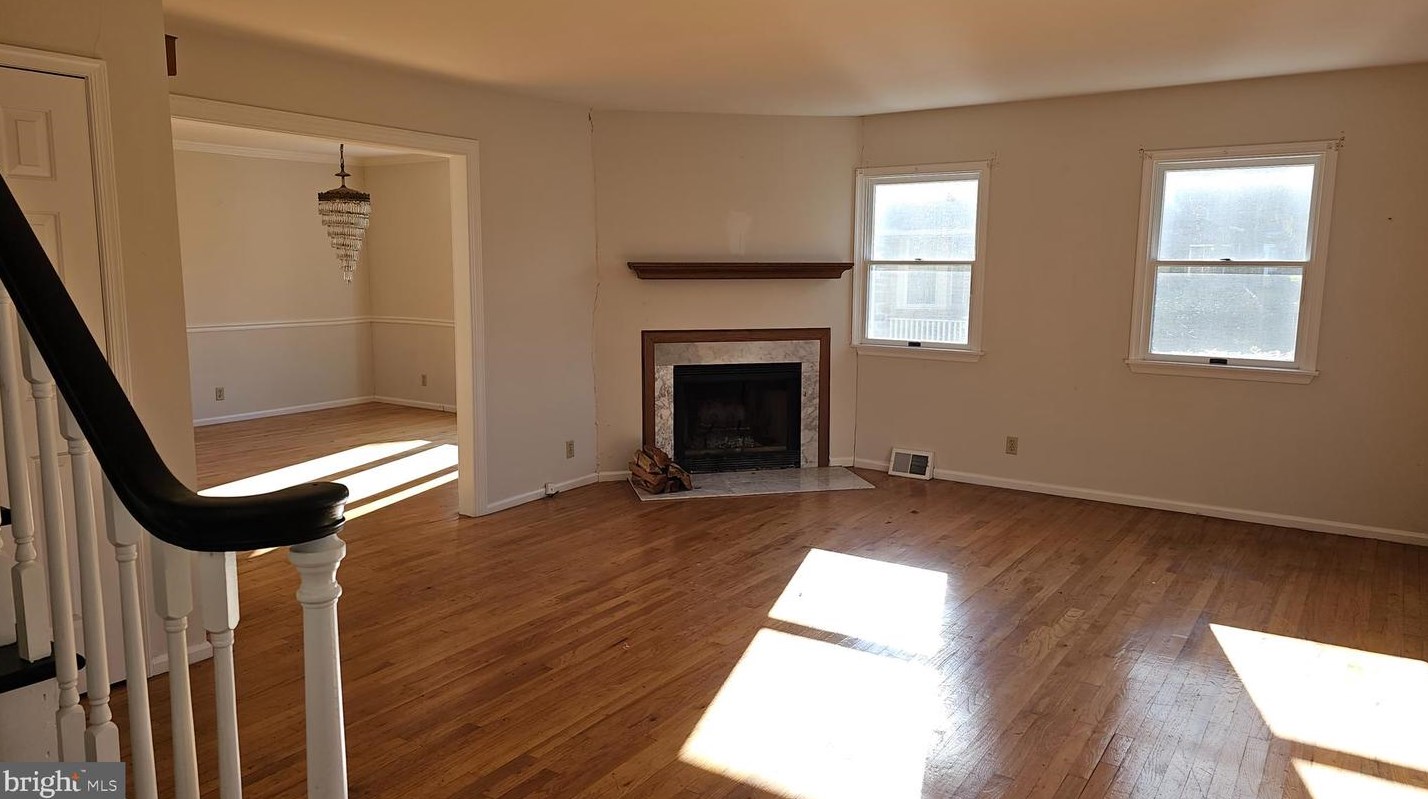 487 Wigard Ave, Philadelphia PA  19128-4147 exterior