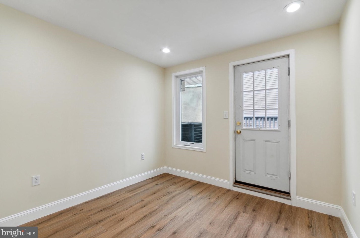 511 Thompson St, Philadelphia PA  19122-4322 exterior