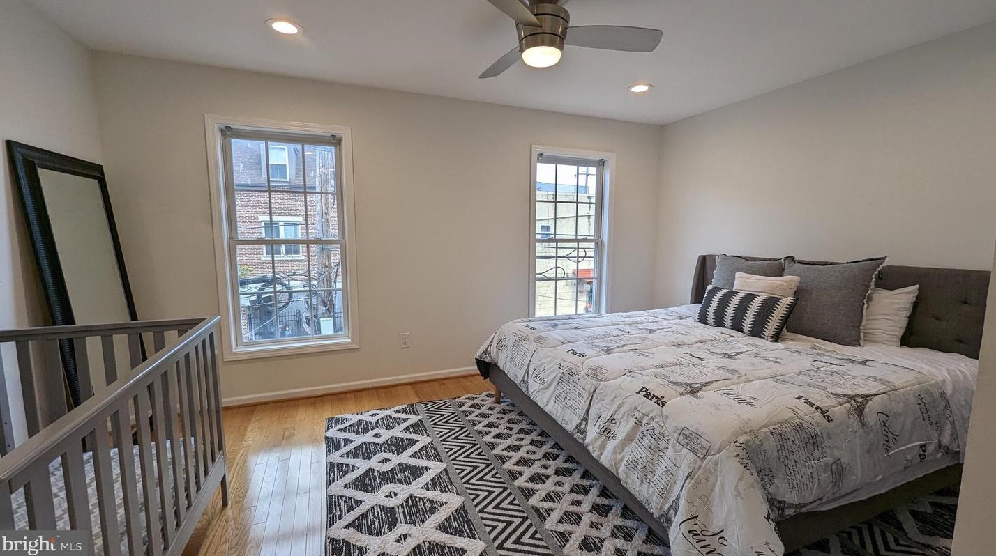 404 Brown St, Philadelphia PA  19123-2106 exterior