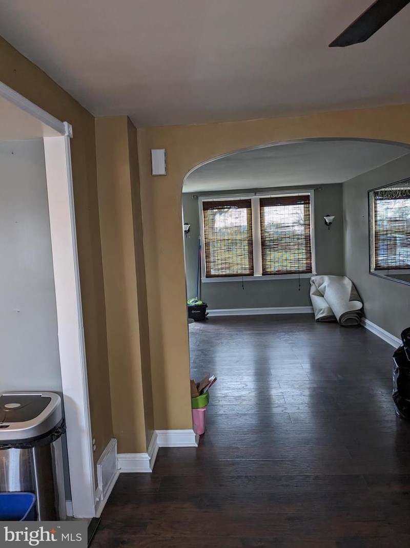 6016 Hasbrook Ave, Philadelphia PA  19111-5903 exterior