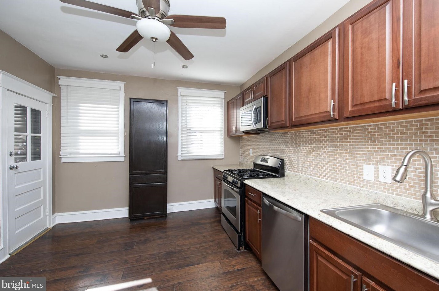 6224 Gardenia St, Philadelphia PA  19144-1609 exterior