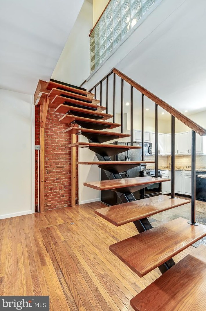 821 Newkirk St, Philadelphia PA 19130-1707 exterior