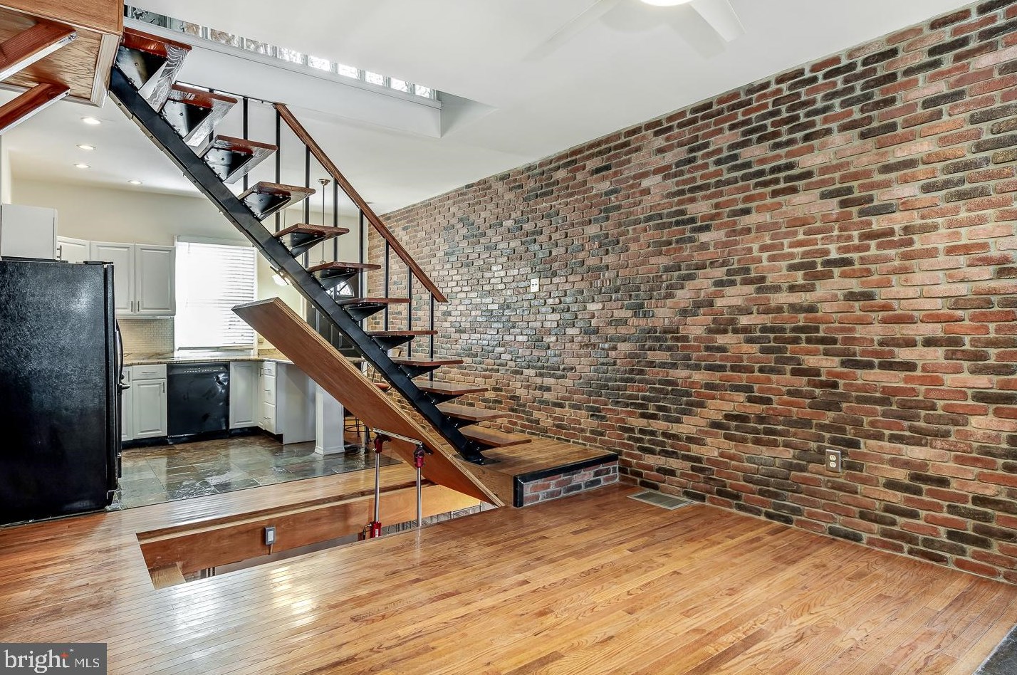 821 Newkirk St, Philadelphia PA 19130-1707 exterior