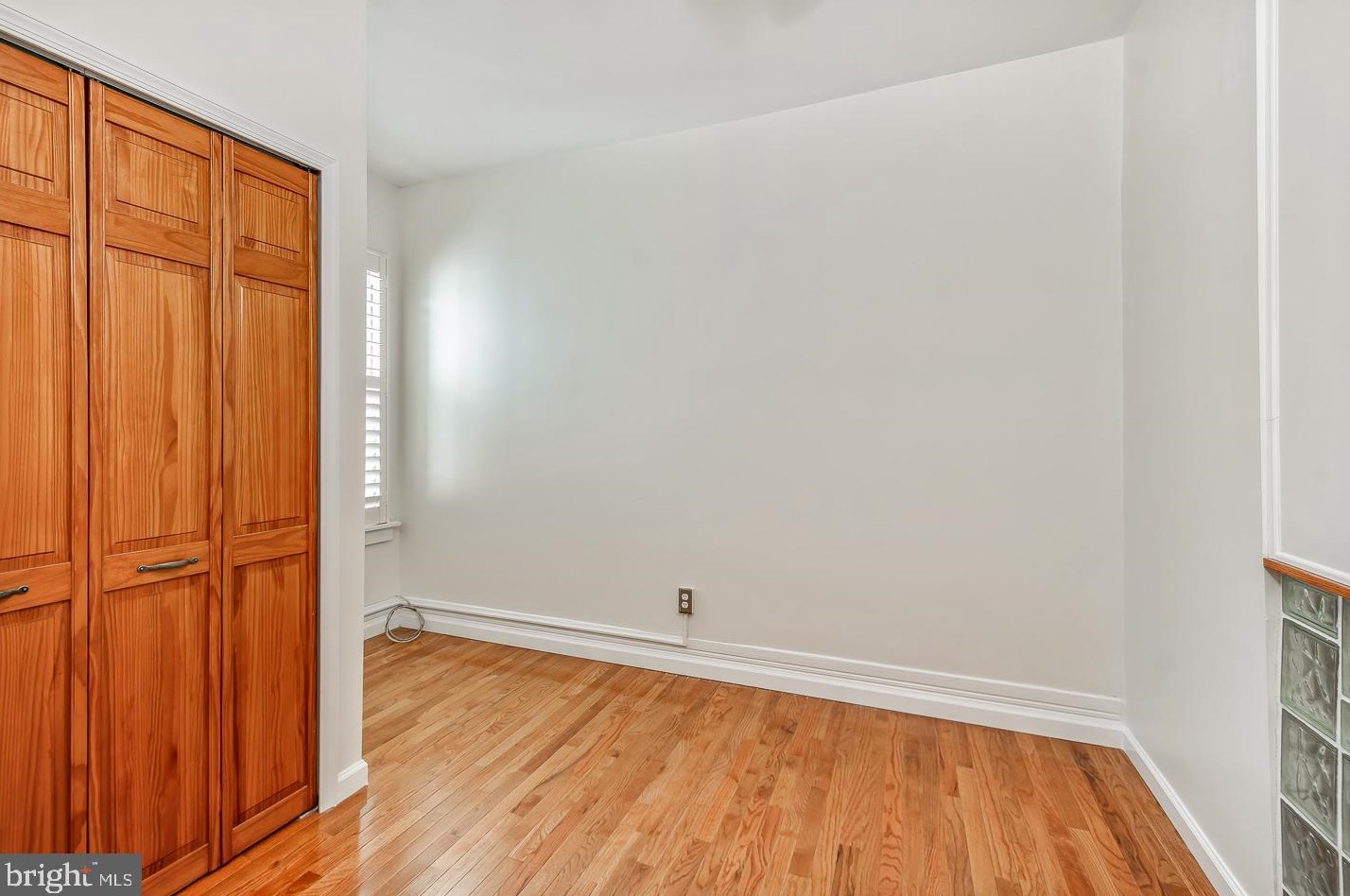 821 Newkirk St, Philadelphia PA 19130-1707 exterior