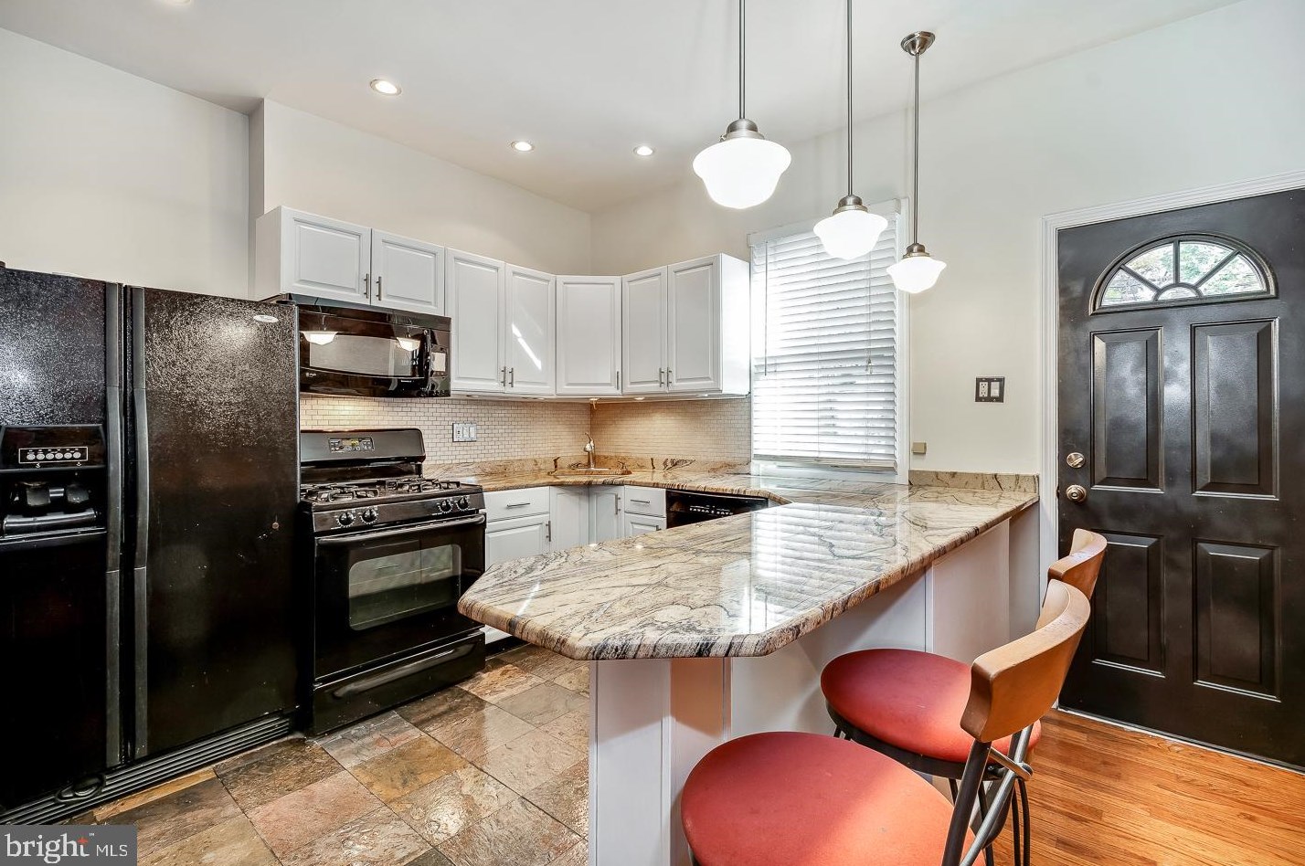 821 Newkirk St, Philadelphia PA 19130-1707 exterior