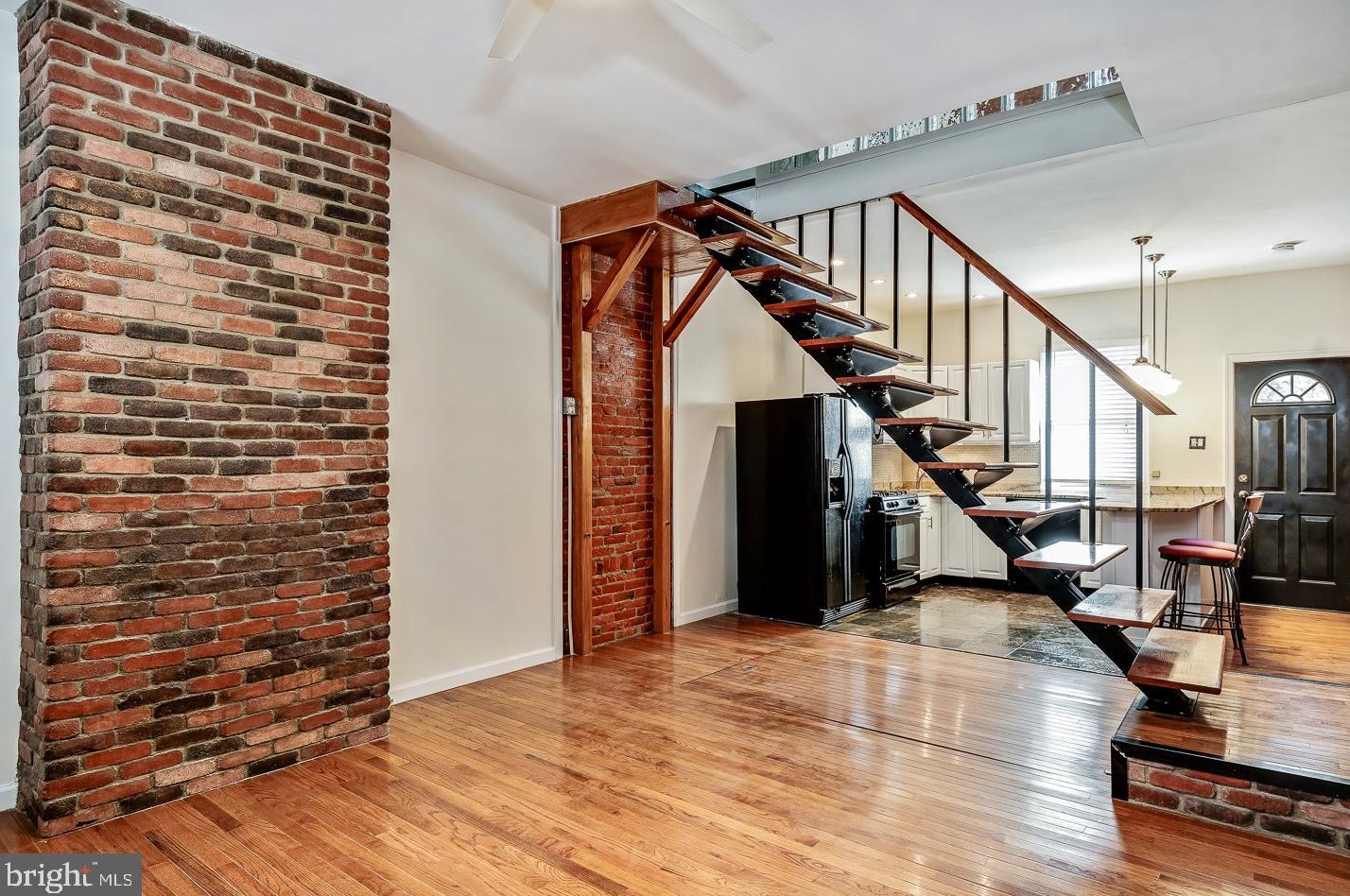 821 Newkirk St, Philadelphia PA 19130-1707 exterior