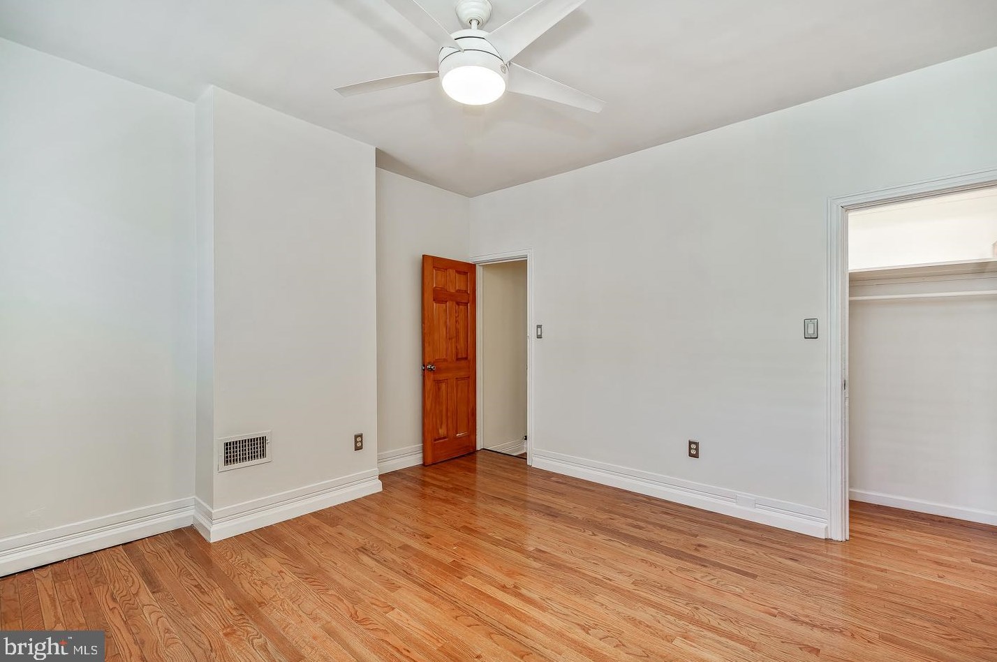 821 Newkirk St, Philadelphia PA 19130-1707 exterior