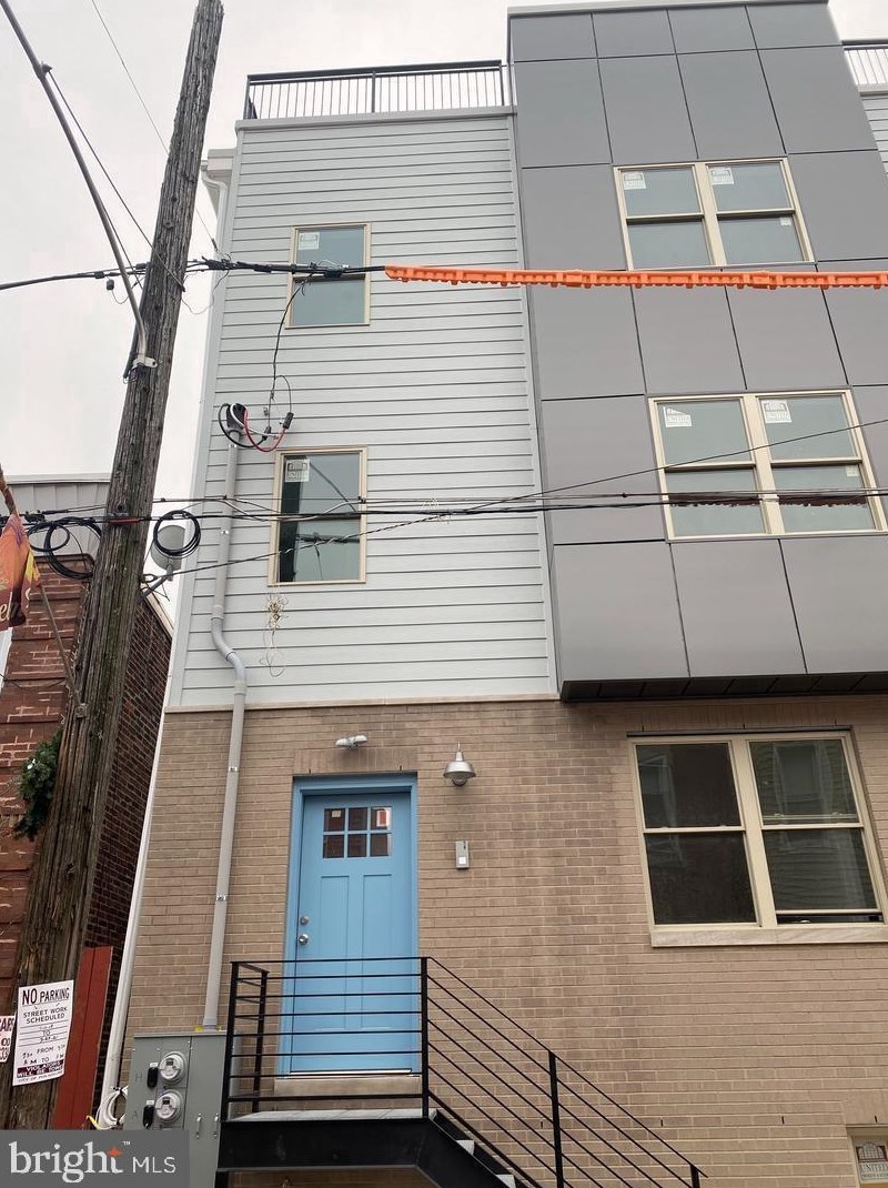 2647 Jasper St, Philadelphia PA  19125-1129 exterior