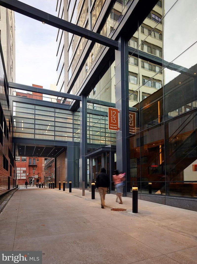 1213 Walnut St, Philadelphia PA  19107-4914 exterior