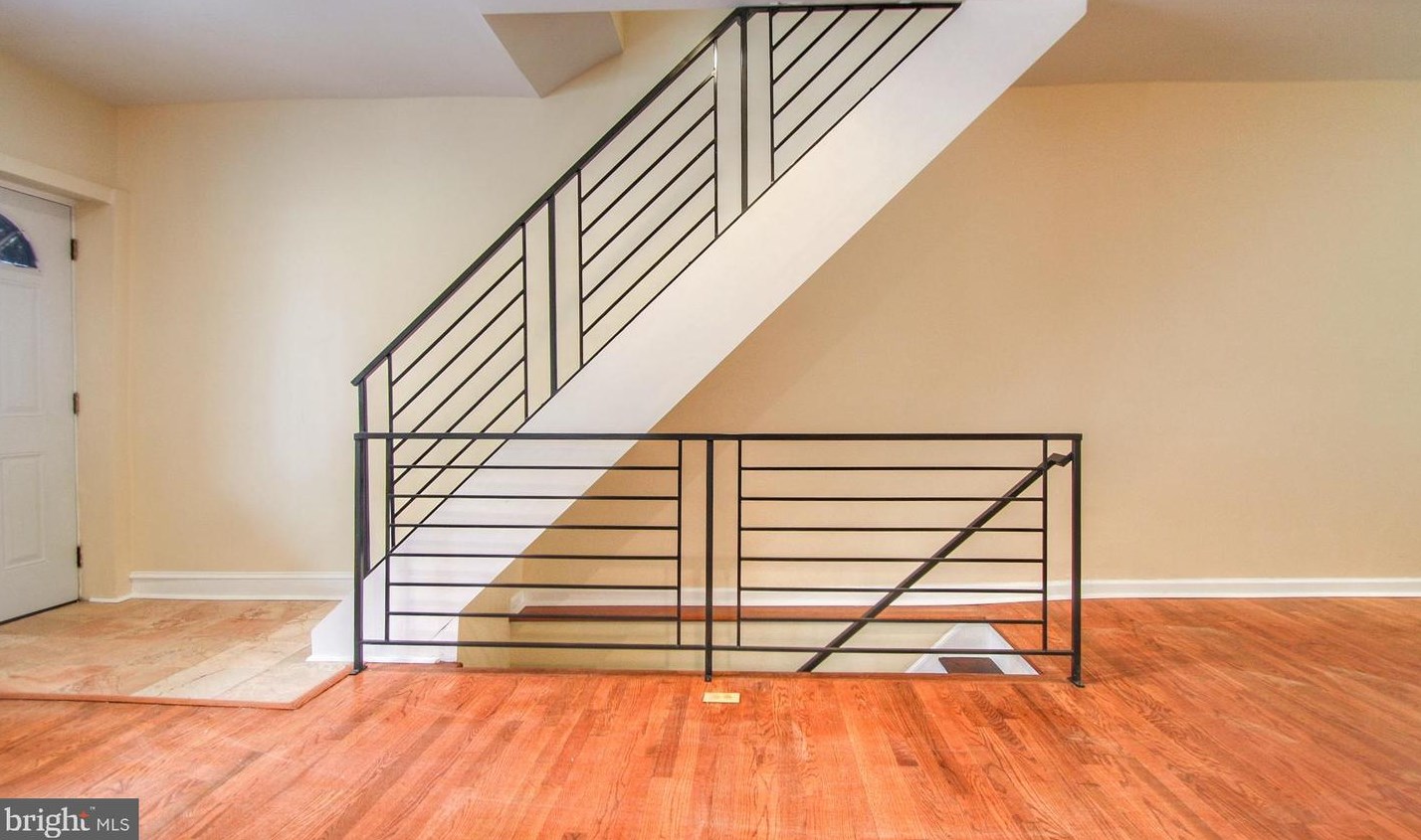 2562 Holbrook St, Philadelphia PA  19142-1708 exterior