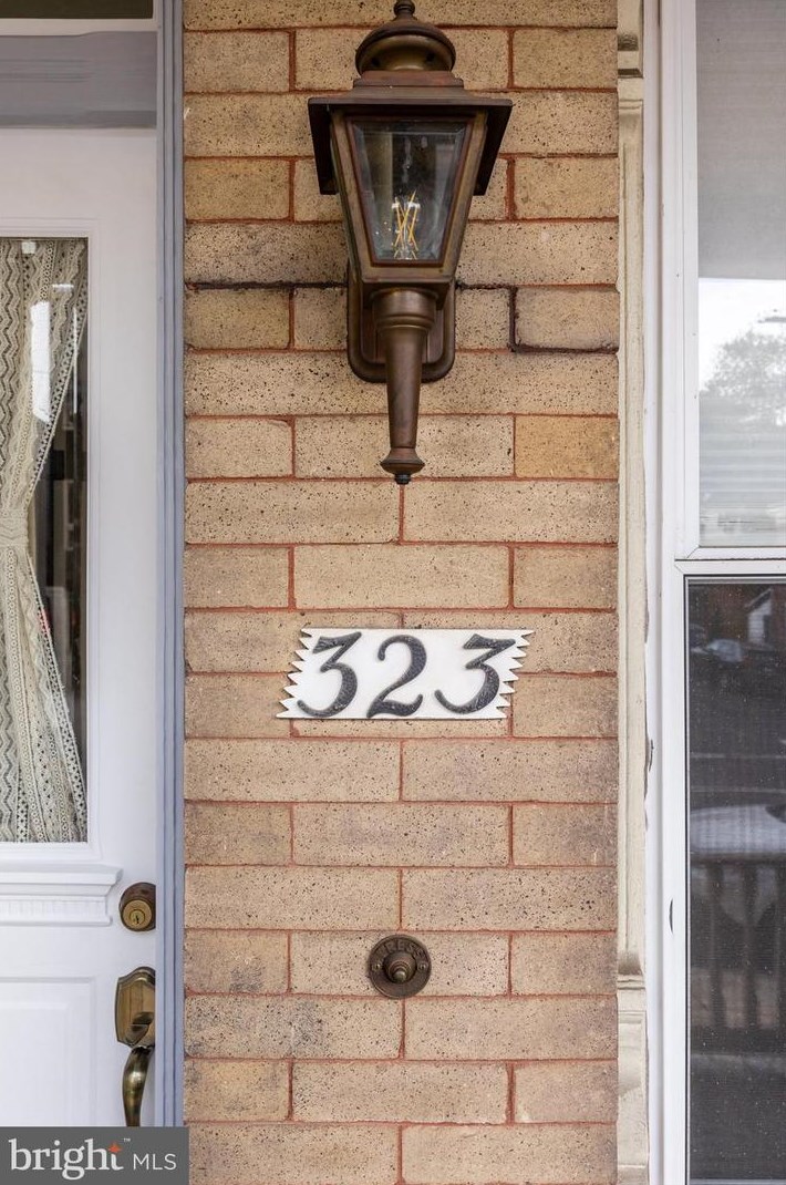 323 Leverington Ave, Philadelphia, PA 19128