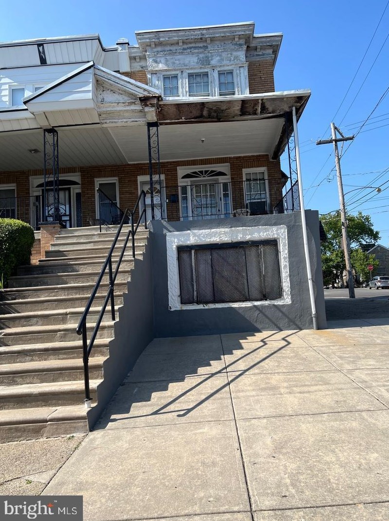 1701 Roselyn St, Philadelphia PA  19141-1313 exterior