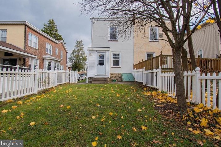6738 Mitchell St, Philadelphia PA 19128-4535 exterior