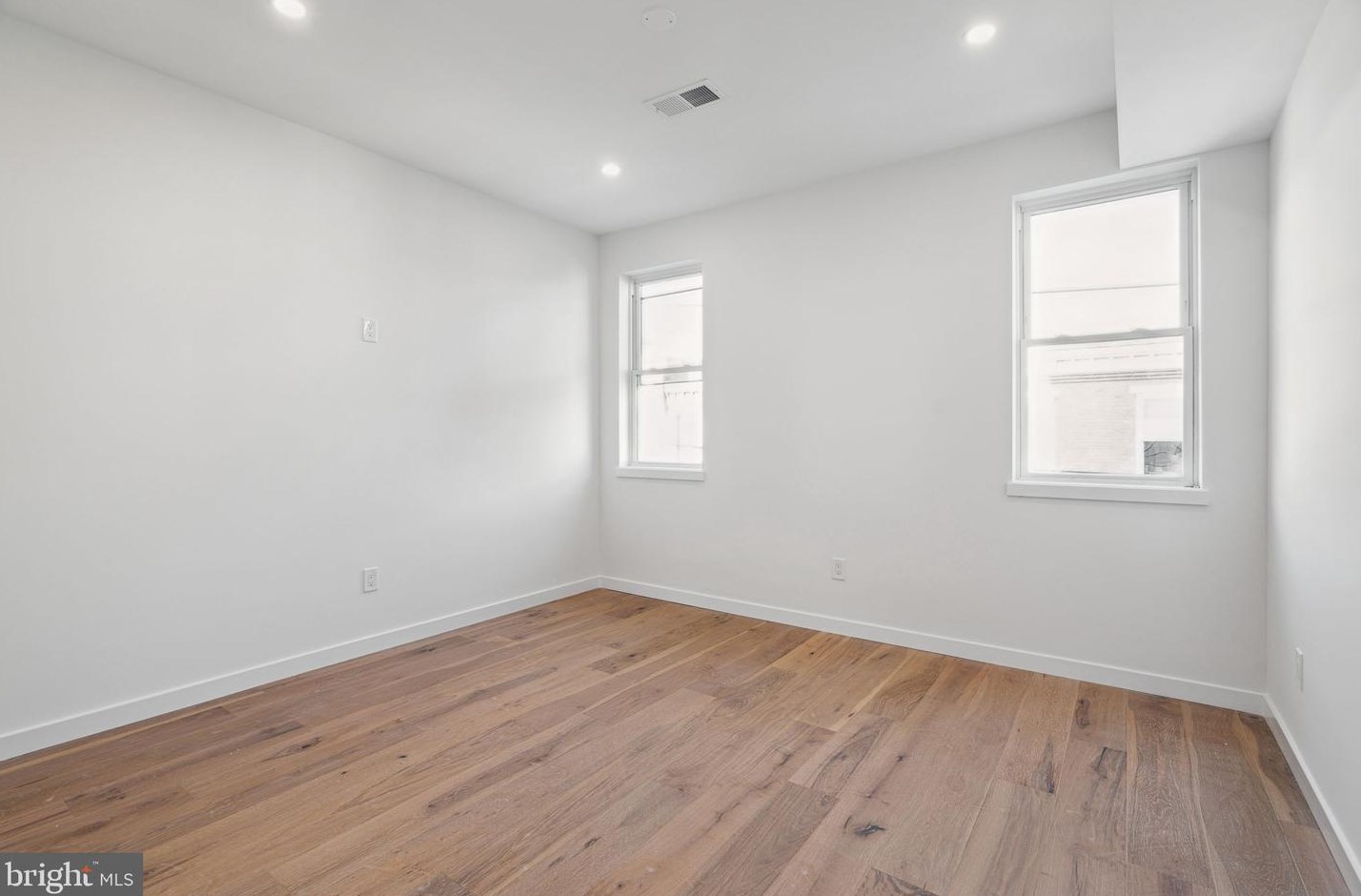 2943 Cambridge St, Philadelphia PA  19130-1115 exterior