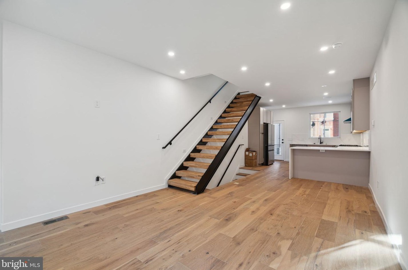 2943 Cambridge St, Philadelphia PA  19130-1115 exterior