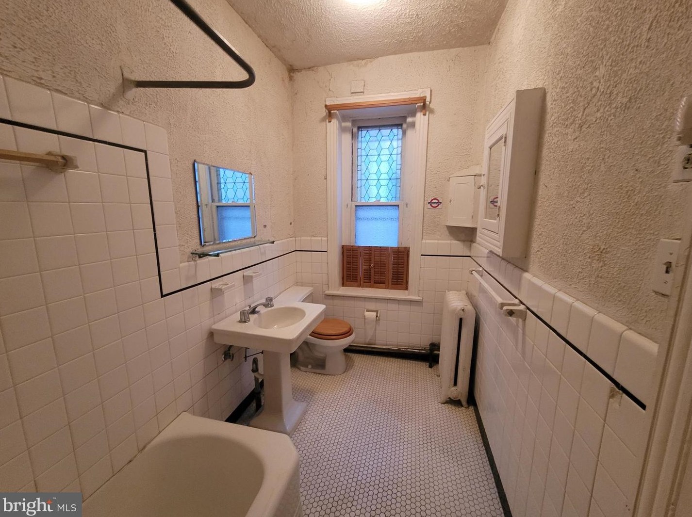 4720 Warrington Ave, Philadelphia PA 19143-3414 exterior