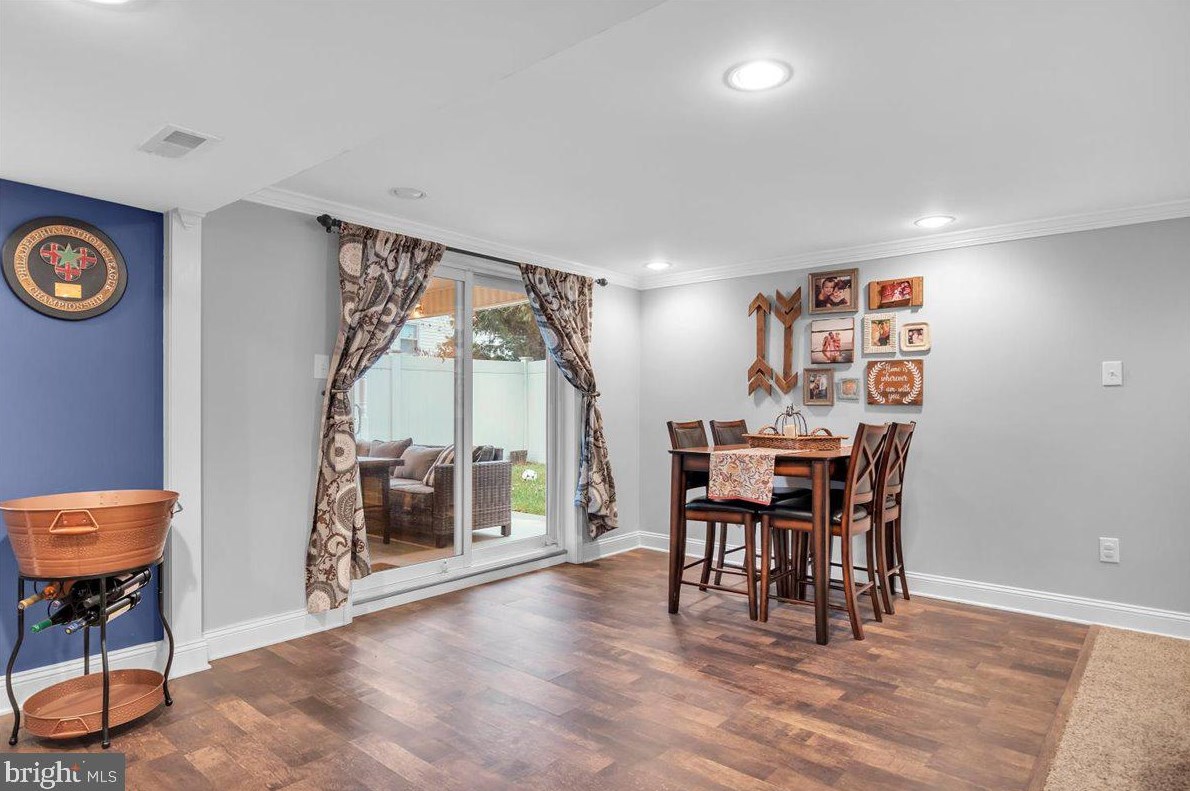 15105 Ina Dr, Philadelphia PA 19116-1450 exterior