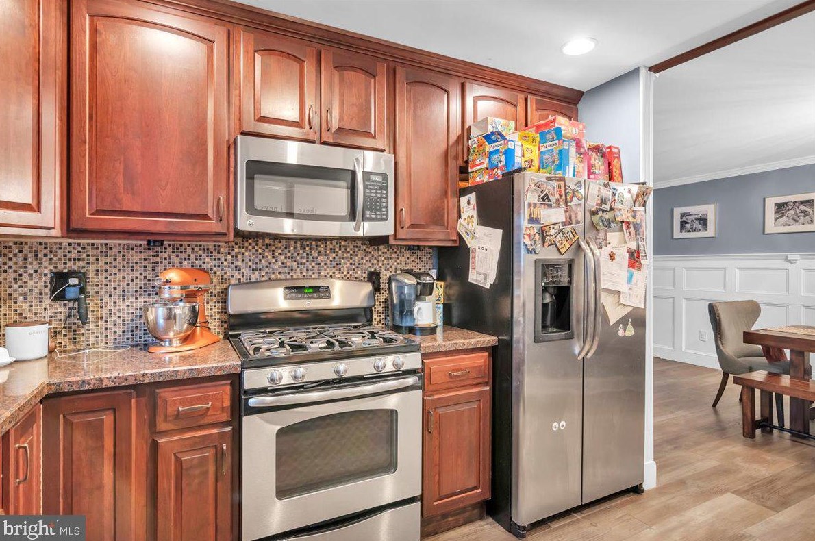 15105 Ina Dr, Philadelphia PA 19116-1450 exterior