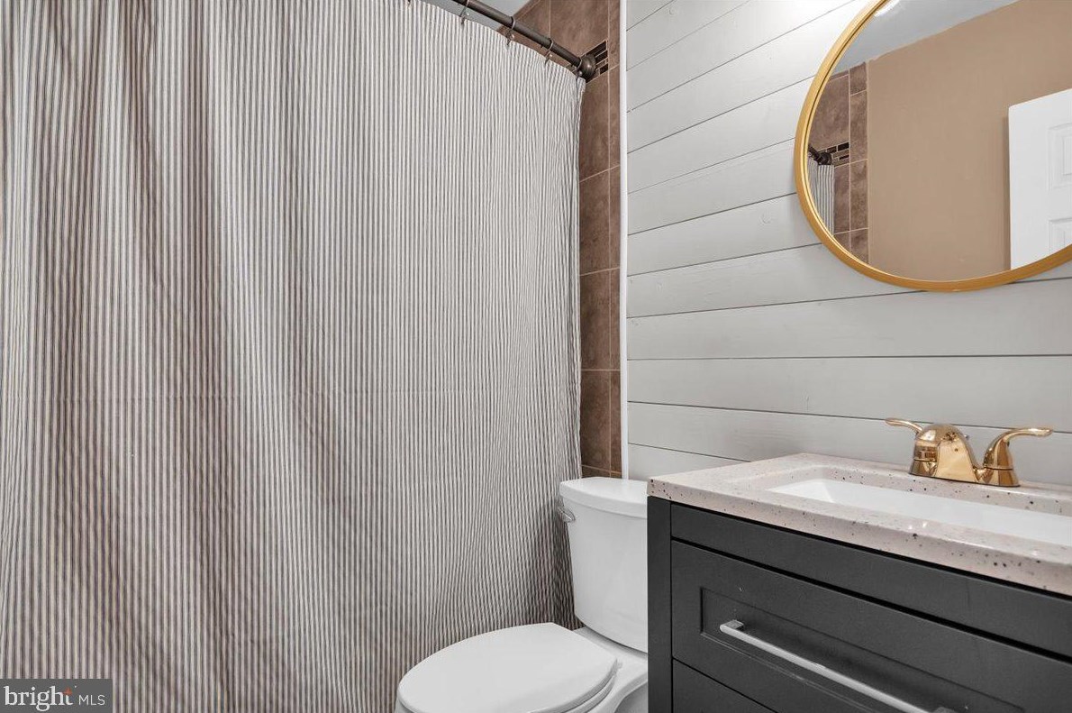 15105 Ina Dr, Philadelphia PA 19116-1450 exterior