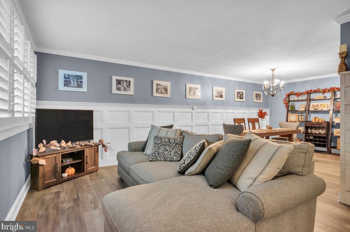 15105 Ina Dr, Philadelphia PA 19116-1450 exterior