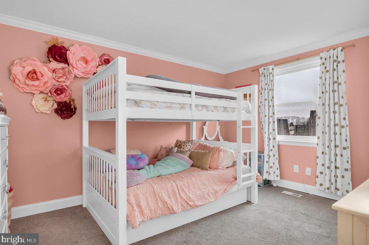 15105 Ina Dr, Philadelphia PA 19116-1450 exterior