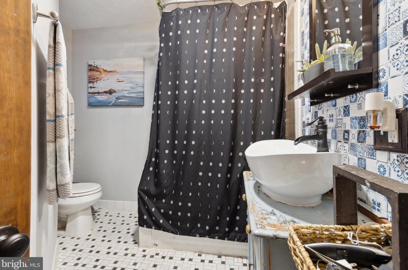 561 Dupont St, Philadelphia PA 19128-2612 exterior