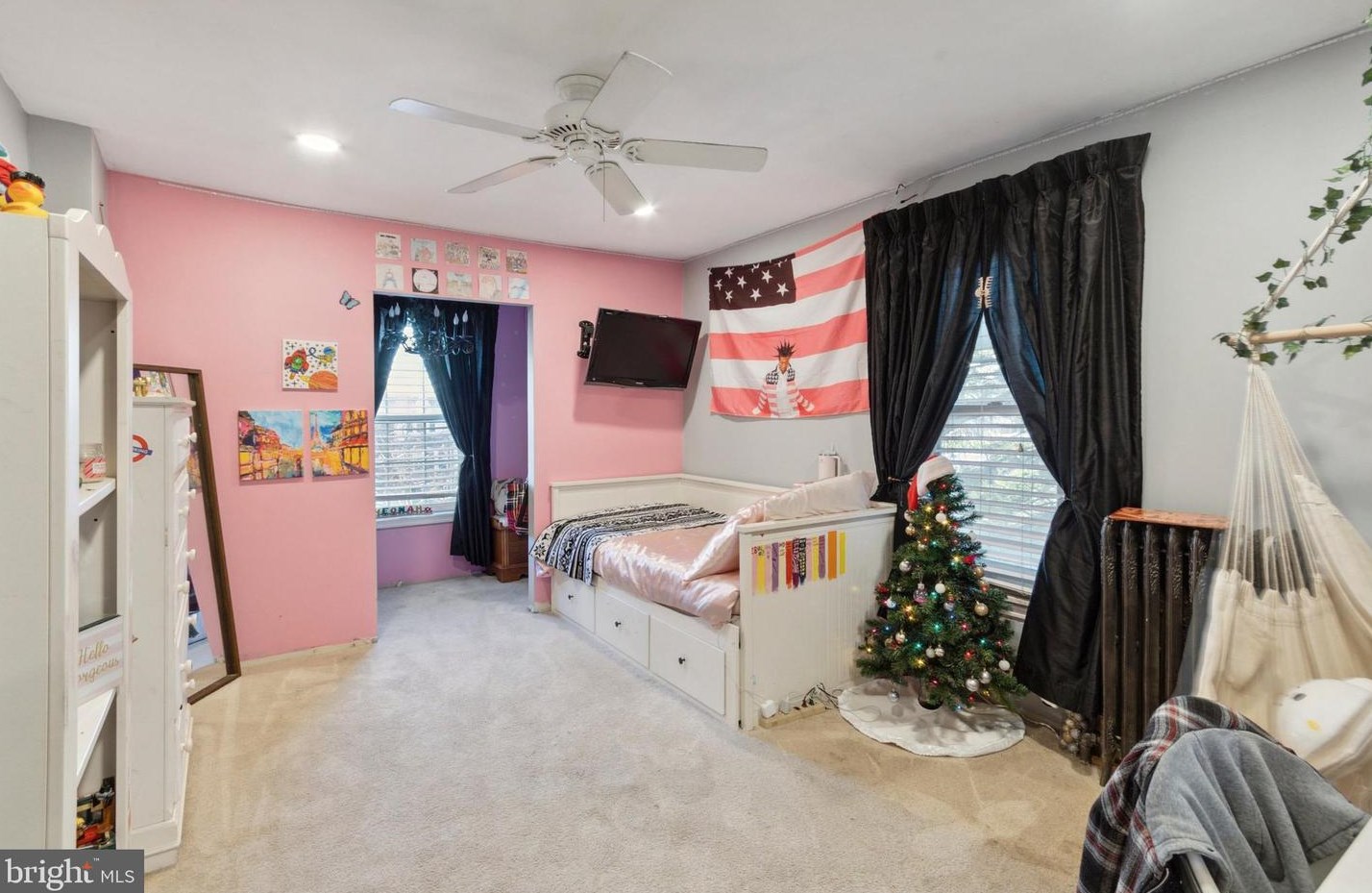 561 Dupont St, Philadelphia PA 19128-2612 exterior