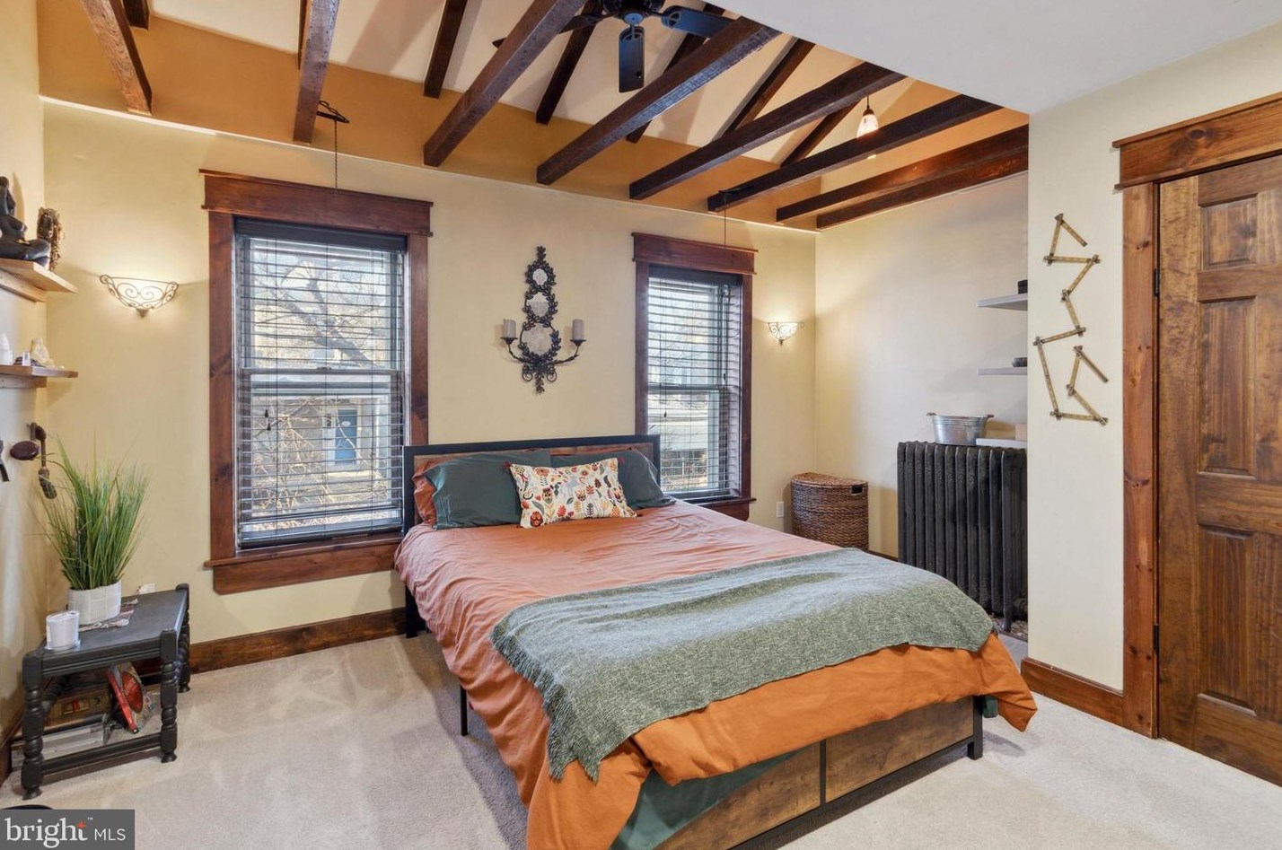 561 Dupont St, Philadelphia PA 19128-2612 exterior