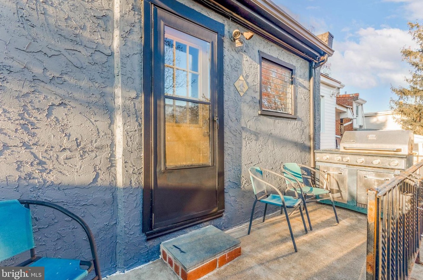 561 Dupont St, Philadelphia PA 19128-2612 exterior