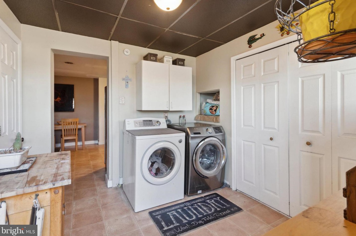 561 Dupont St, Philadelphia PA 19128-2612 exterior