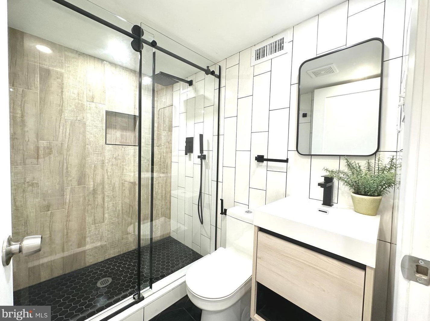 6232 Tabor Ave, Philadelphia PA  19111-5715 exterior