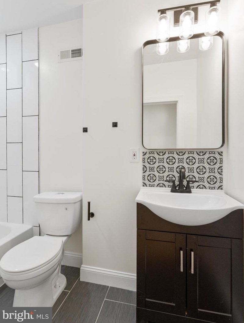 2139 66th Ave, Philadelphia PA  19138-2627 exterior